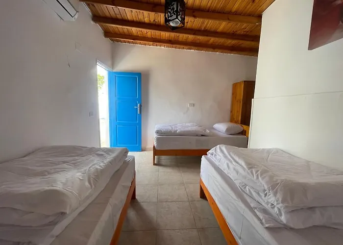 Auski Hostel *